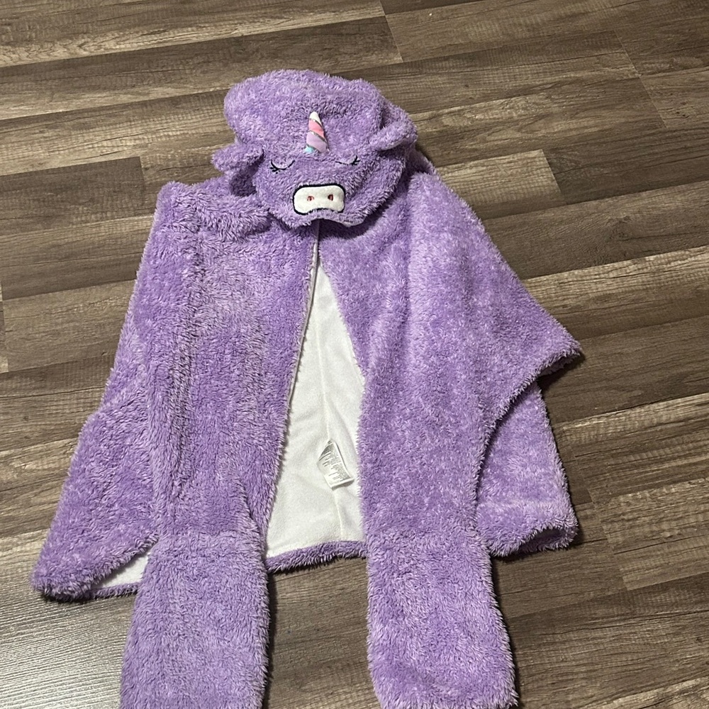🤑💰🤑 3/$10.00 budle item 🤑💰🤑
Unicorn Housecoat